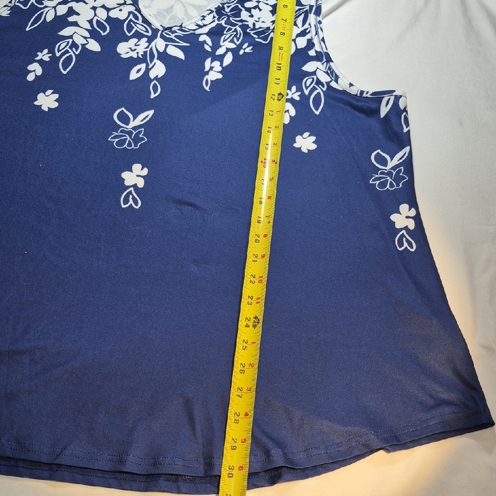 Navy Womens Plus 4X Floral V-Neck Tank Top NWOT - Picture 5 of 8
